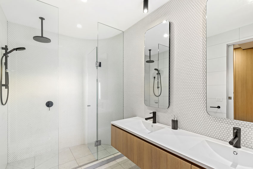 duchas amplias reformas de baños en valencia innovare reforma studio